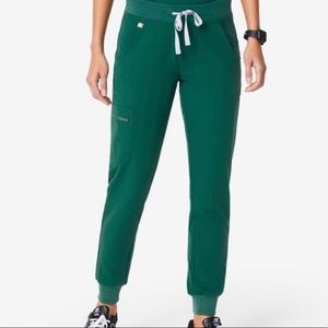 Figs Zamora Jogger Scrubs in Green